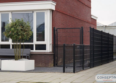 Staafmat hekwerk, looppoort | Consepto Hekwerk