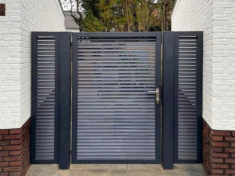 Paginafoto Anderen bekeken ook Overzicht Looppoorten tuinpoort privacy lamellen schuin - 800x600 | Consepto Hekwerk