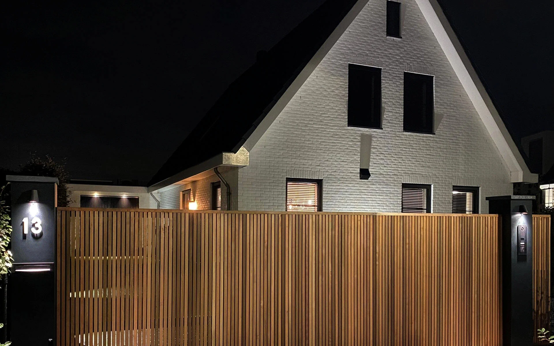 SLIDER Homepage 1920x1200 ca. 310 kb Houten Schuifpoort Red Cedar 12-2023 - Consepto Hekwerk