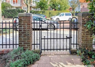 Looppoort Tuinpoort massief Jaren dertig '30 en twintig '20 ambachtelijk replica Den Haag | Consepto Hekwerk