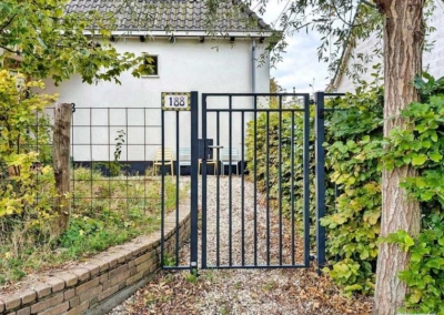 Looppoort Jaren '30 Stude of Oegstgeesr Tuinpoort massief Jaren dertig woning '30 en twintig '20 ambachtelijk replica Den Haag | Consepto Hekwerk