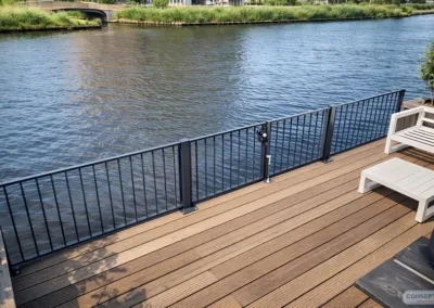 Spijlenhekwerk kindveilig kindvriendelijk water vlonder boot Locinox Kidlock Design Kokerspijlen kan ook | Consepto Hekwerk
